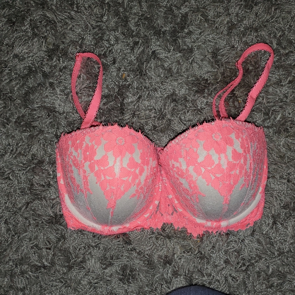 Victoria's Secret Bra 32DDD